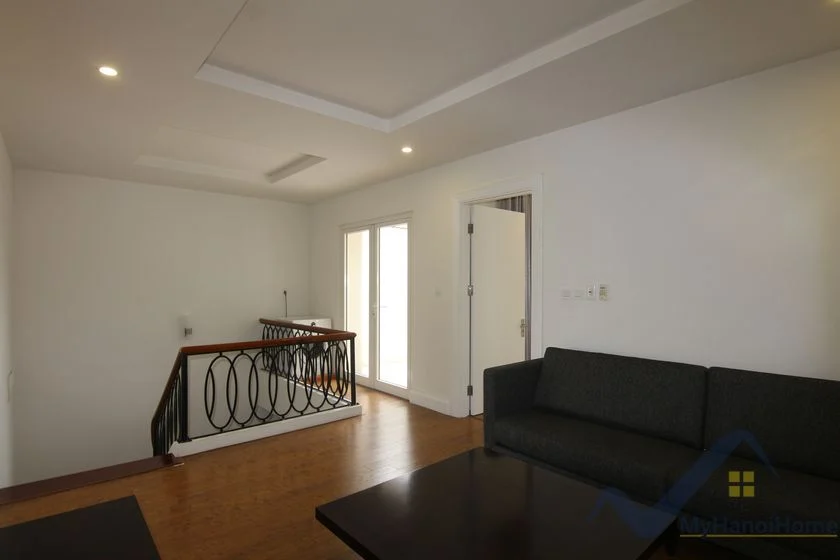 Xem ảnh 12: Ảnh 12: Biệt Thự Hoa Sữa Vinhomes Riverside 4 phòng ngủ full nội thất