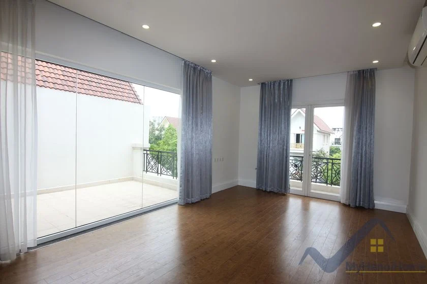 Xem ảnh 15: Ảnh 15: Biệt Thự Hoa Sữa Vinhomes Riverside 4 phòng ngủ full nội thất