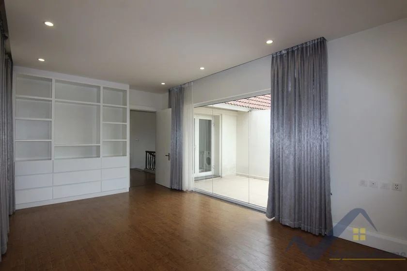 Xem ảnh 16: Ảnh 16: Biệt Thự Hoa Sữa Vinhomes Riverside 4 phòng ngủ full nội thất