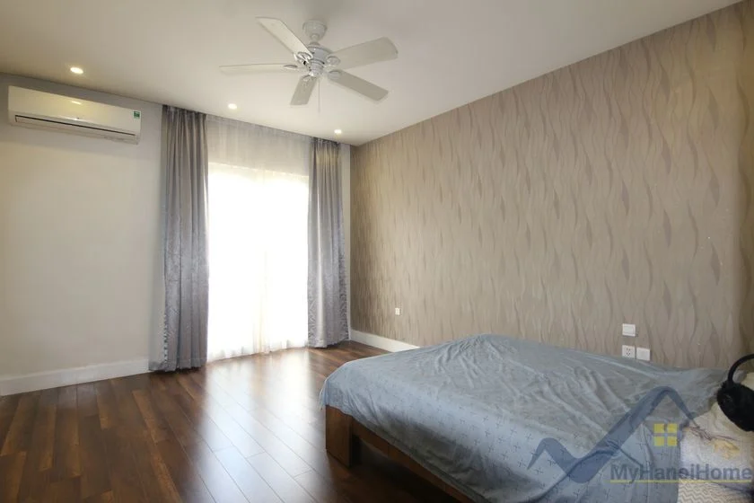 Xem ảnh 5: Ảnh 5: Biệt thự Hoa Sữa Vinhomes Riverside cho thuê đủ đồ