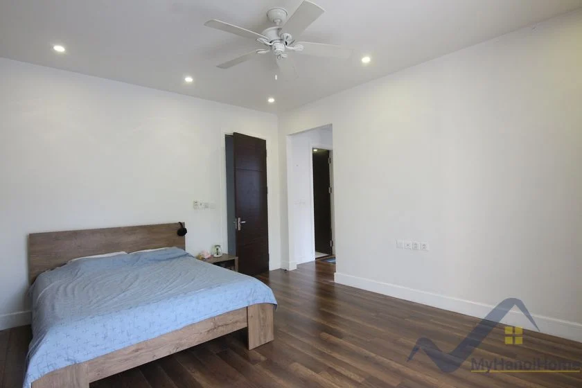 Xem ảnh 6: Ảnh 6: Biệt thự Hoa Sữa Vinhomes Riverside cho thuê đủ đồ