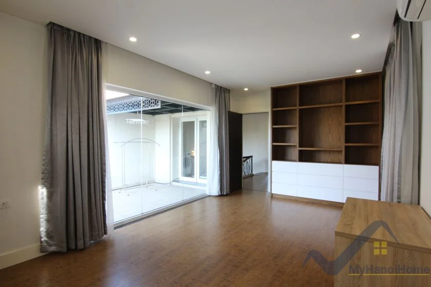 Xem ảnh 15: Ảnh 15: Biệt thự Hoa Sữa Vinhomes Riverside cho thuê đủ đồ