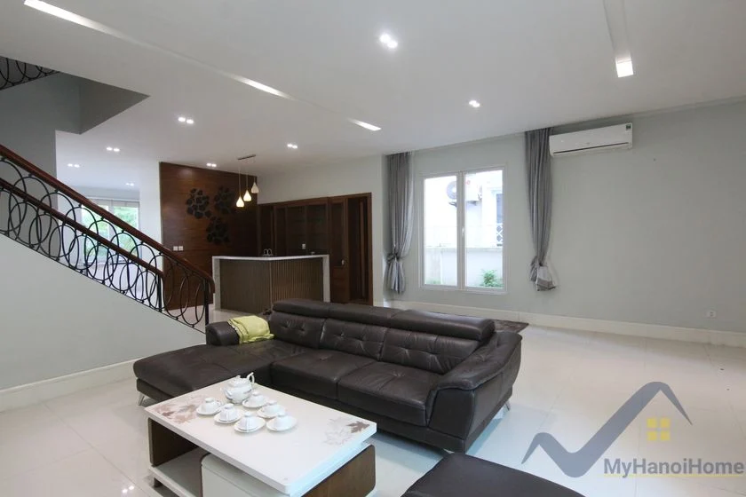 Xem ảnh 17: Ảnh 17: Biệt thự Hoa Sữa Vinhomes Riverside cho thuê đủ đồ