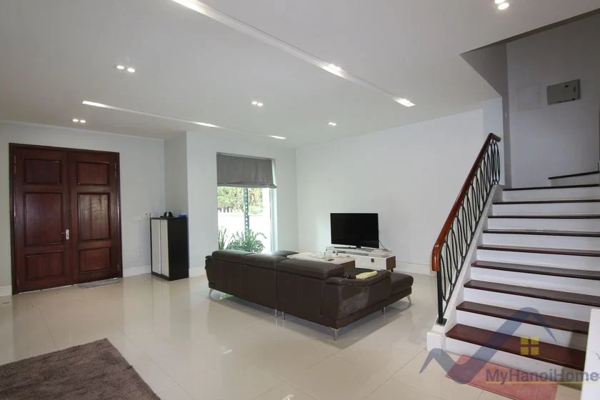 Xem ảnh 18: Ảnh 18: Biệt thự Hoa Sữa Vinhomes Riverside cho thuê đủ đồ