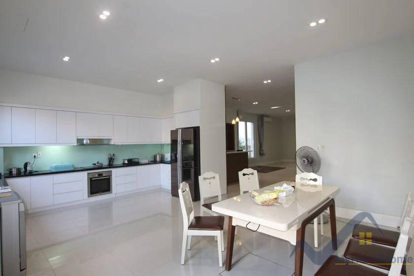 Xem ảnh 19: Ảnh 19: Biệt thự Hoa Sữa Vinhomes Riverside cho thuê đủ đồ