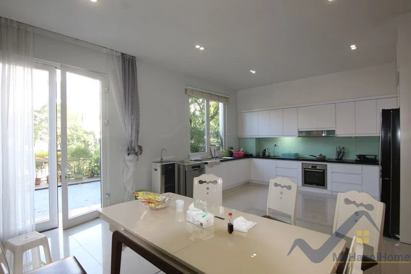 Xem ảnh 20: Ảnh 20: Biệt thự Hoa Sữa Vinhomes Riverside cho thuê đủ đồ