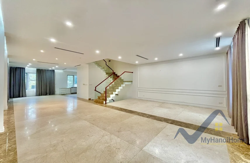 Xem ảnh 2: Ảnh 2: Biệt thự không đồ Vinhomes Riverside cho thuê gần trường BIS