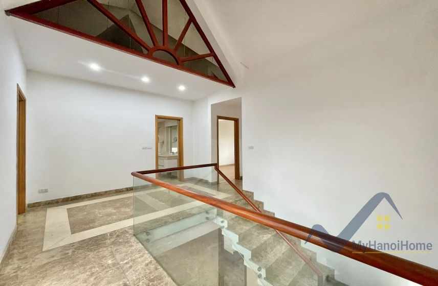 Xem ảnh 4: Ảnh 4: Biệt thự không đồ Vinhomes Riverside cho thuê gần trường BIS