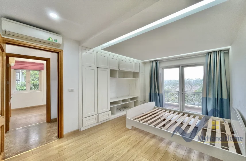 Xem ảnh 8: Ảnh 8: Biệt thự không đồ Vinhomes Riverside cho thuê gần trường BIS