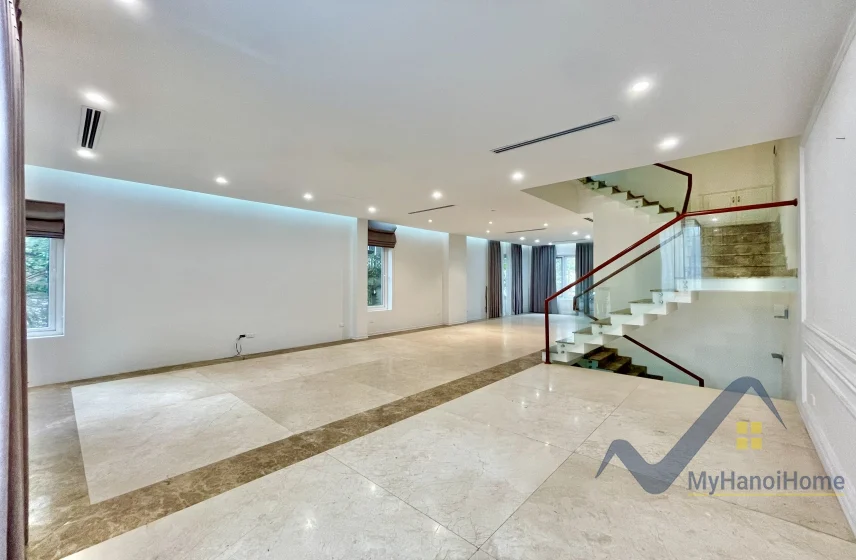 Xem ảnh 11: Ảnh 11: Biệt thự không đồ Vinhomes Riverside cho thuê gần trường BIS