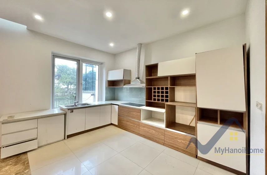 Xem ảnh 13: Ảnh 13: Biệt thự không đồ Vinhomes Riverside cho thuê gần trường BIS