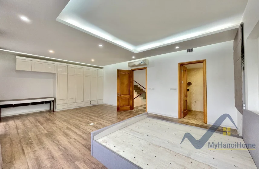 Xem ảnh 16: Ảnh 16: Biệt thự không đồ Vinhomes Riverside cho thuê gần trường BIS