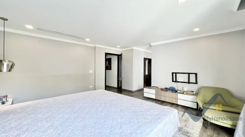 Xem ảnh 3: Ảnh 3: Biệt thự liền kề khu Anh Đào Vinhomes Riverside cho thuê full đồ