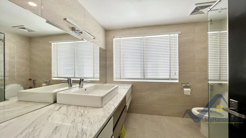 Xem ảnh 14: Ảnh 14: Biệt thự liền kề khu Anh Đào Vinhomes Riverside cho thuê full đồ