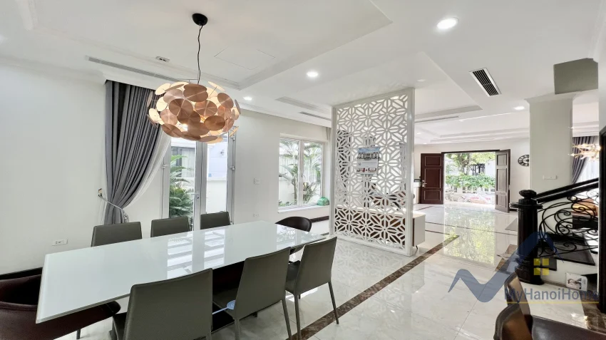 Xem ảnh 22: Ảnh 22: Biệt thự liền kề khu Anh Đào Vinhomes Riverside cho thuê full đồ