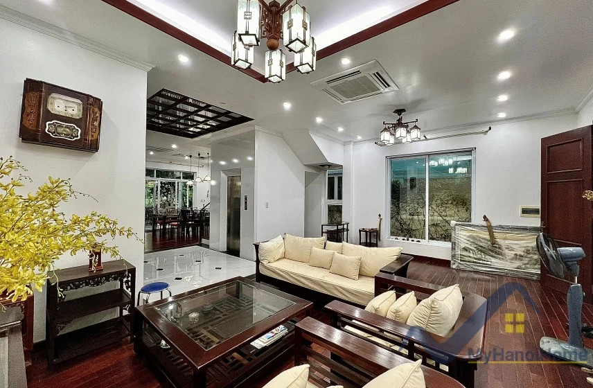 Xem ảnh 13: Ảnh 13: Biệt thự song lập có thang máy Vinhomes Riverside đủ đồ