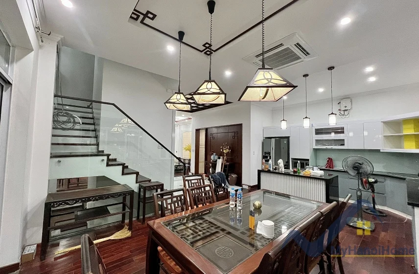Xem ảnh 24: Ảnh 24: Biệt thự song lập có thang máy Vinhomes Riverside đủ đồ