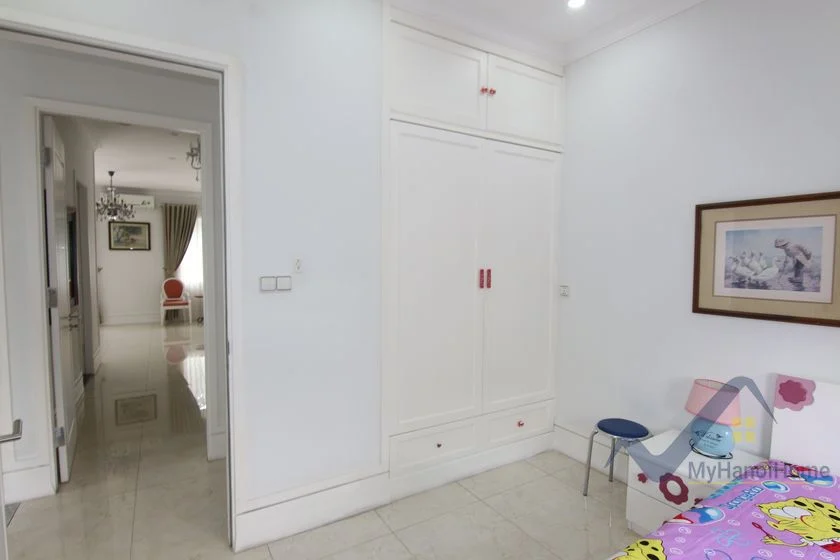 Xem ảnh 4: Ảnh 4: Biệt thự song lập gần sân Golf Vinhomes Riverside cho thuê