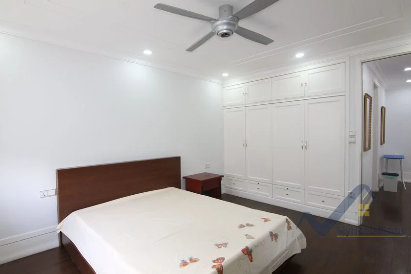 Xem ảnh 11: Ảnh 11: Biệt thự song lập gần sân Golf Vinhomes Riverside cho thuê