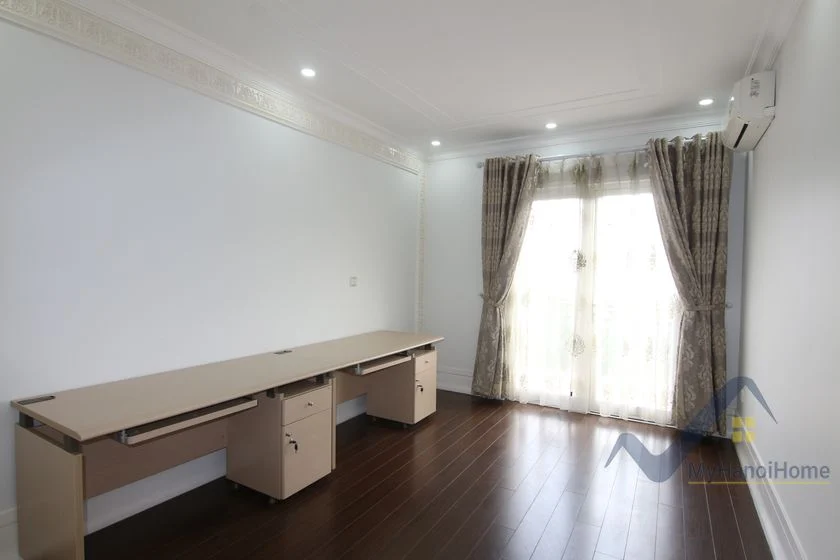 Xem ảnh 12: Ảnh 12: Biệt thự song lập gần sân Golf Vinhomes Riverside cho thuê