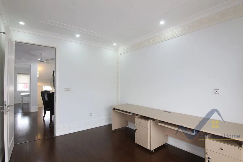 Xem ảnh 14: Ảnh 14: Biệt thự song lập gần sân Golf Vinhomes Riverside cho thuê