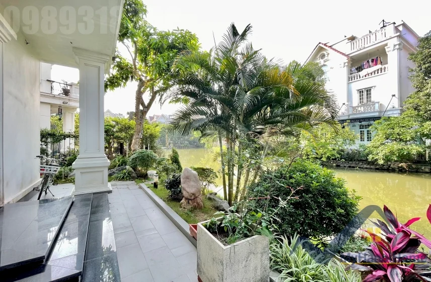 Xem ảnh 3: Ảnh 3: Biệt thự song lập Vinhome Riverside đủ đồ có thang máy cho thuê