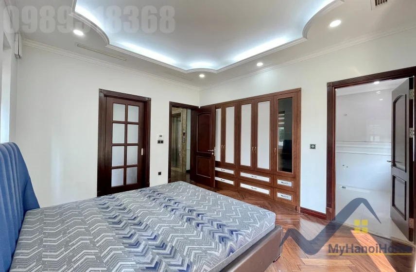 Xem ảnh 5: Ảnh 5: Biệt thự song lập Vinhome Riverside đủ đồ có thang máy cho thuê