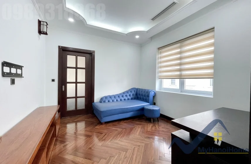 Xem ảnh 10: Ảnh 10: Biệt thự song lập Vinhome Riverside đủ đồ có thang máy cho thuê