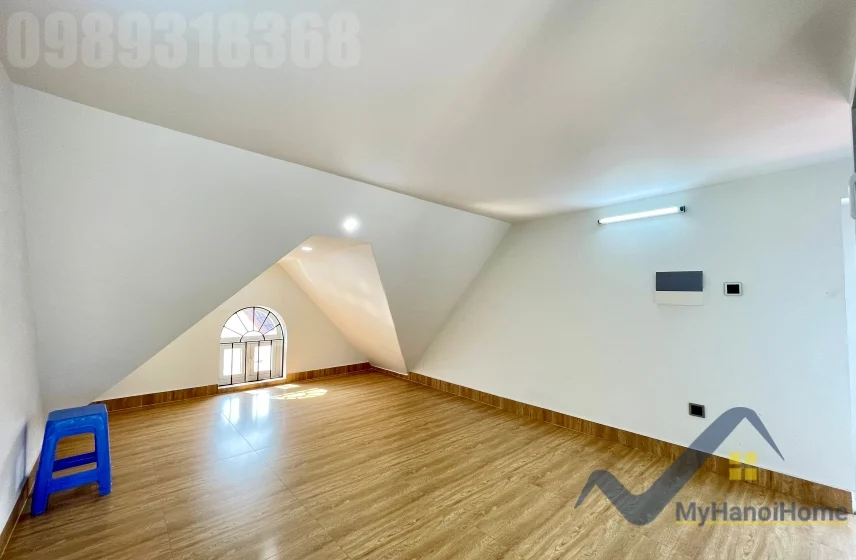 Xem ảnh 17: Ảnh 17: Biệt thự song lập Vinhome Riverside đủ đồ có thang máy cho thuê