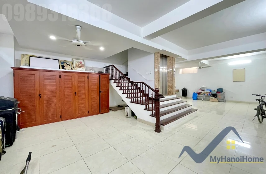Xem ảnh 23: Ảnh 23: Biệt thự song lập Vinhome Riverside đủ đồ có thang máy cho thuê