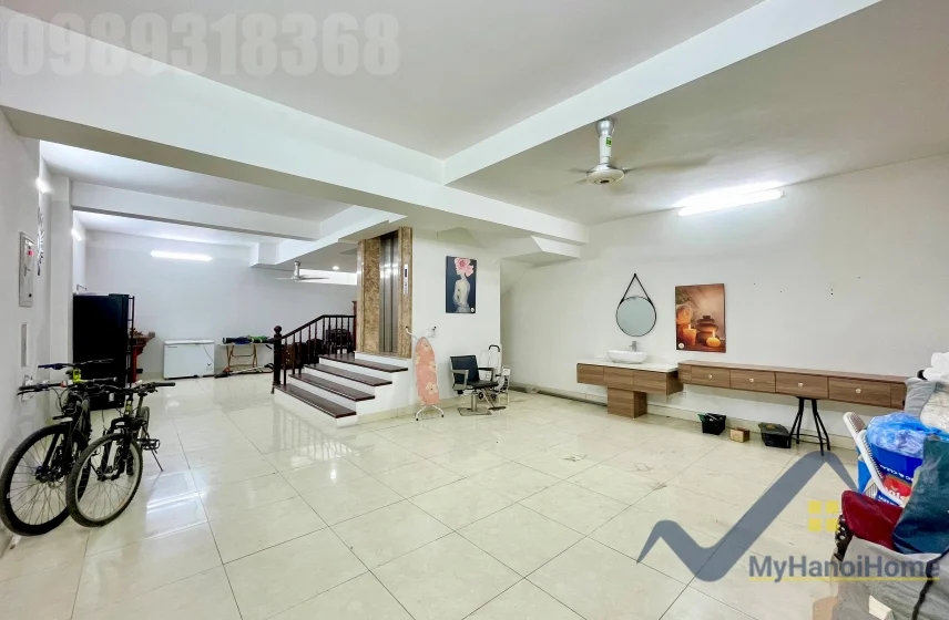 Xem ảnh 24: Ảnh 24: Biệt thự song lập Vinhome Riverside đủ đồ có thang máy cho thuê