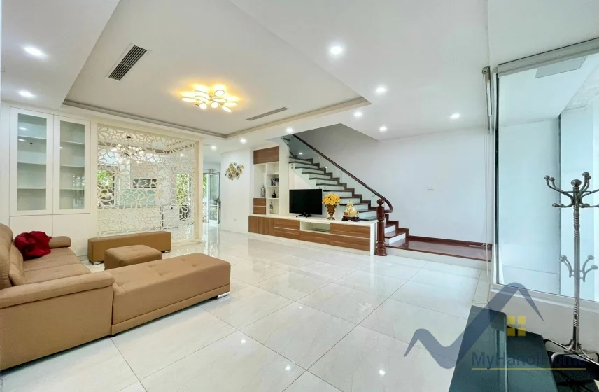 Xem ảnh 2: Ảnh 2: Biệt thự song lập Vinhomes Riverside cần cho thuê full nội thất