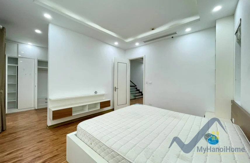 Xem ảnh 8: Ảnh 8: Biệt thự song lập Vinhomes Riverside cần cho thuê full nội thất