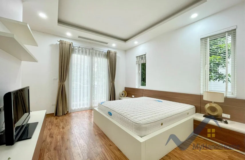Xem ảnh 10: Ảnh 10: Biệt thự song lập Vinhomes Riverside cần cho thuê full nội thất