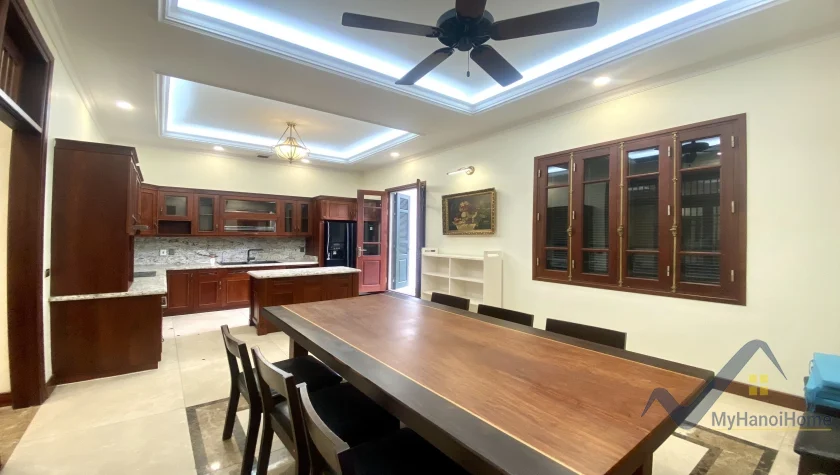 Xem ảnh 18: Ảnh 18: Biệt thự song lập Vinhomes Riverside cho thuê 3PN, có hầm