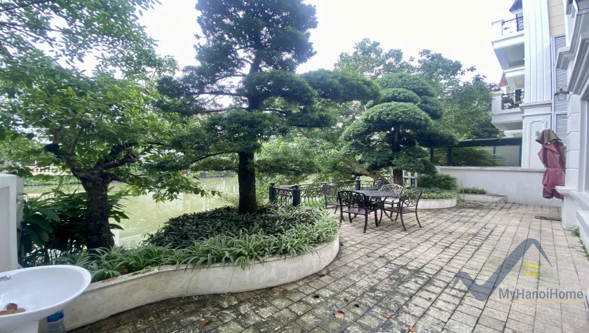 Xem ảnh 19: Ảnh 19: Biệt thự song lập Vinhomes Riverside cho thuê 3PN, có hầm