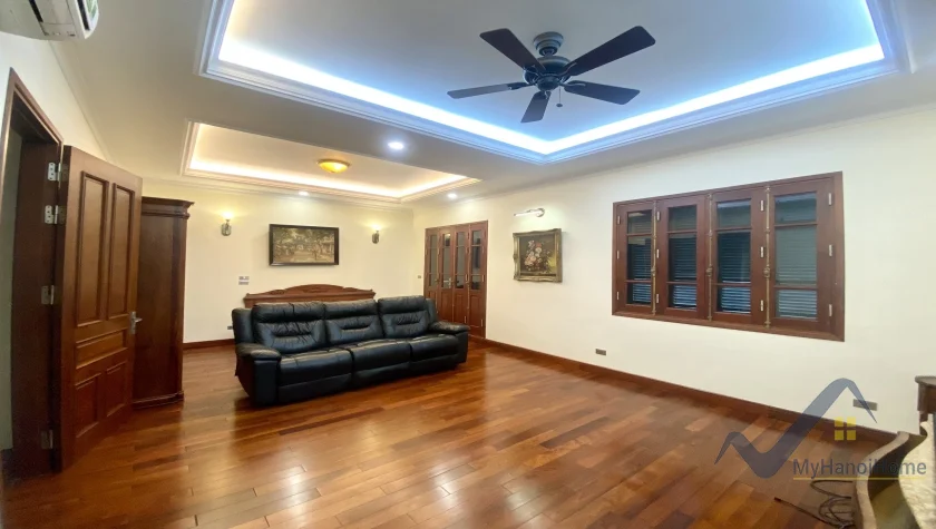 Xem ảnh 21: Ảnh 21: Biệt thự song lập Vinhomes Riverside cho thuê 3PN, có hầm
