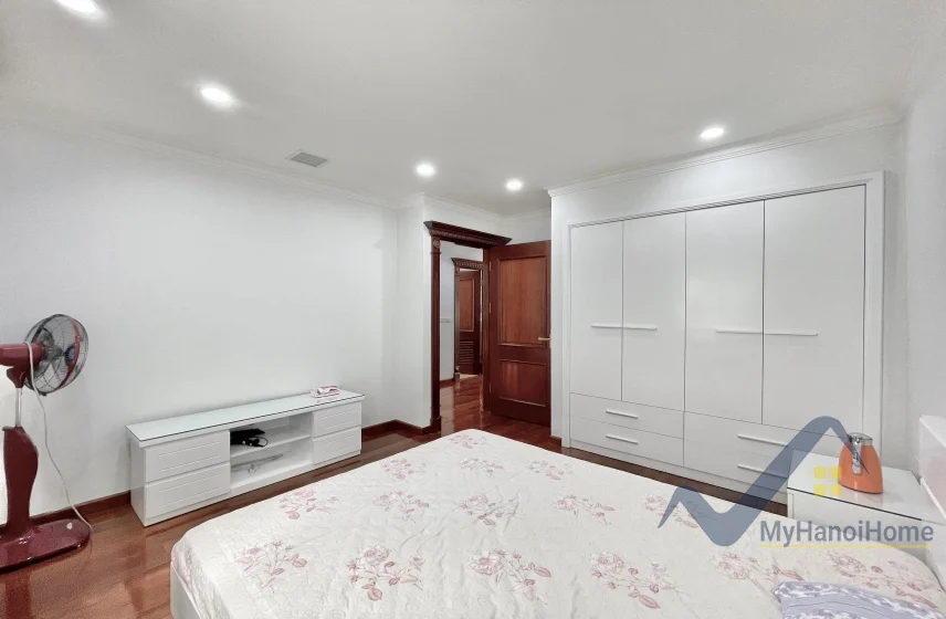 Xem ảnh 8: Ảnh 8: Biệt thự song lập Vinhomes Riverside cho thuê 4 bedrooms