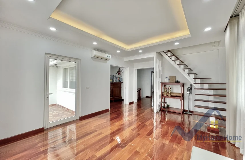 Xem ảnh 12: Ảnh 12: Biệt thự song lập Vinhomes Riverside cho thuê 4 bedrooms