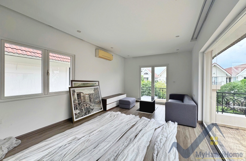 Biệt thự song lập Vinhomes Riverside cho thuê 4PN đủ đồ 17