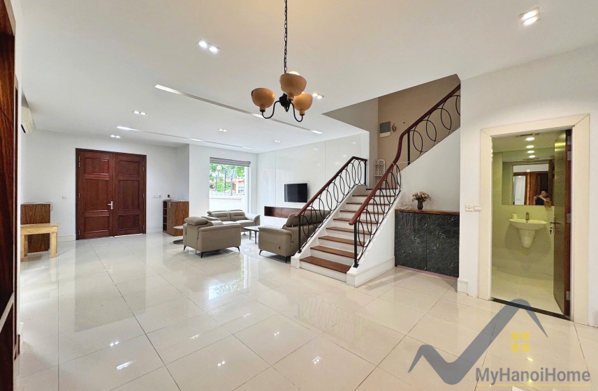 Biệt thự song lập Vinhomes Riverside cho thuê 4PN đủ đồ 3