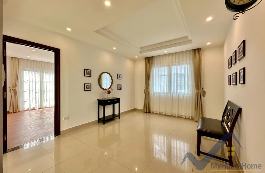 Xem ảnh 7: Ảnh 7: Biệt thự song lập Vinhomes Riverside cho thuê Hoa Sữa 4PN