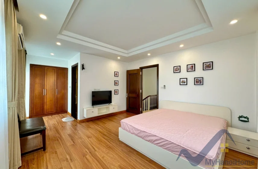 Xem ảnh 14: Ảnh 14: Biệt thự song lập Vinhomes Riverside cho thuê Hoa Sữa 4PN