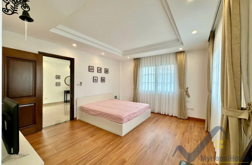 Xem ảnh 15: Ảnh 15: Biệt thự song lập Vinhomes Riverside cho thuê Hoa Sữa 4PN