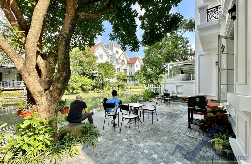 Xem ảnh 17: Ảnh 17: Biệt thự song lập Vinhomes Riverside cho thuê Hoa Sữa 4PN