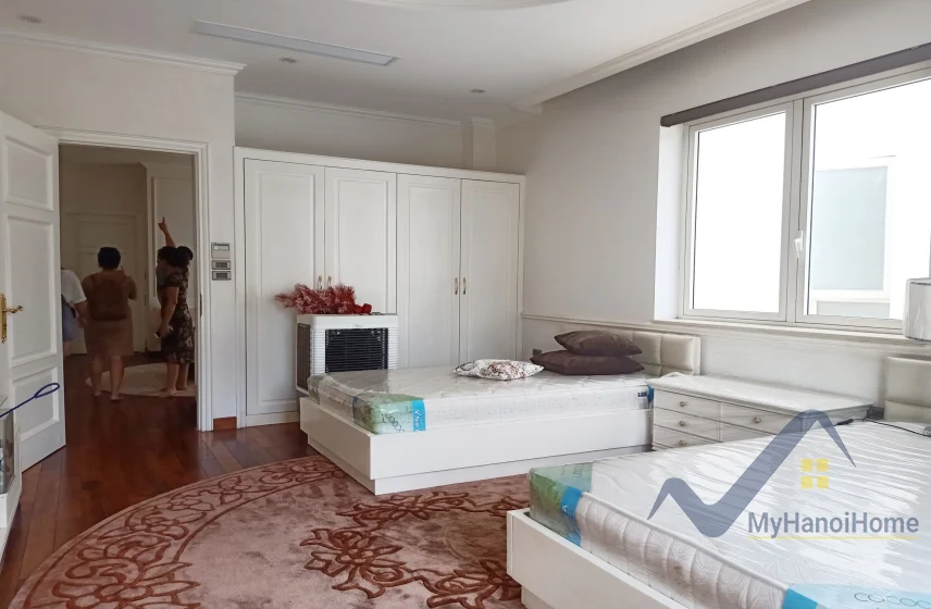 Xem ảnh 5: Ảnh 5: Biệt thự tân cổ điển Vinhomes Riverside cho thuê đơn lập