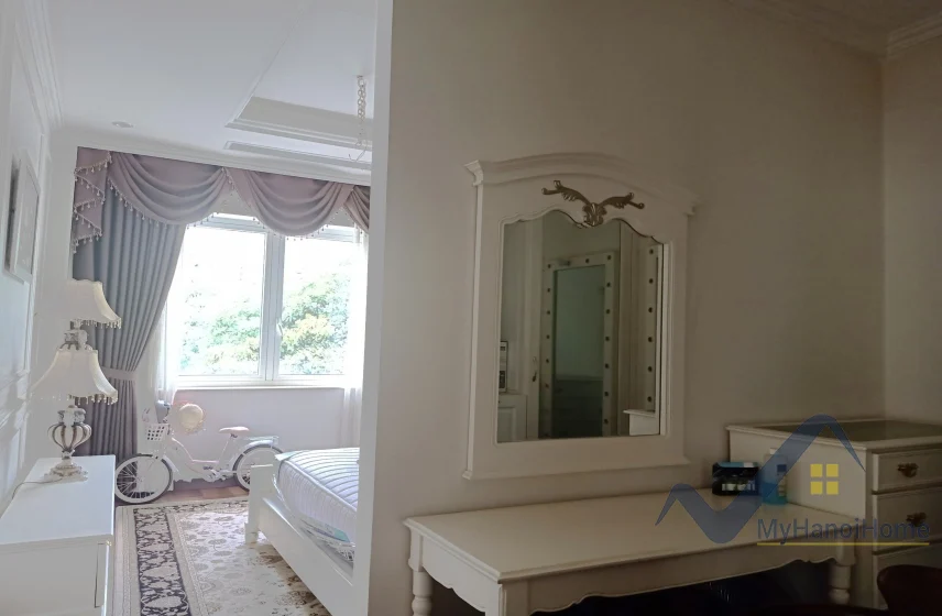 Xem ảnh 6: Ảnh 6: Biệt thự tân cổ điển Vinhomes Riverside cho thuê đơn lập
