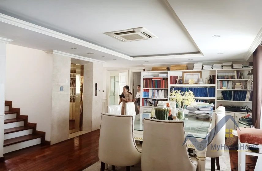 Xem ảnh 9: Ảnh 9: Biệt thự tân cổ điển Vinhomes Riverside cho thuê đơn lập