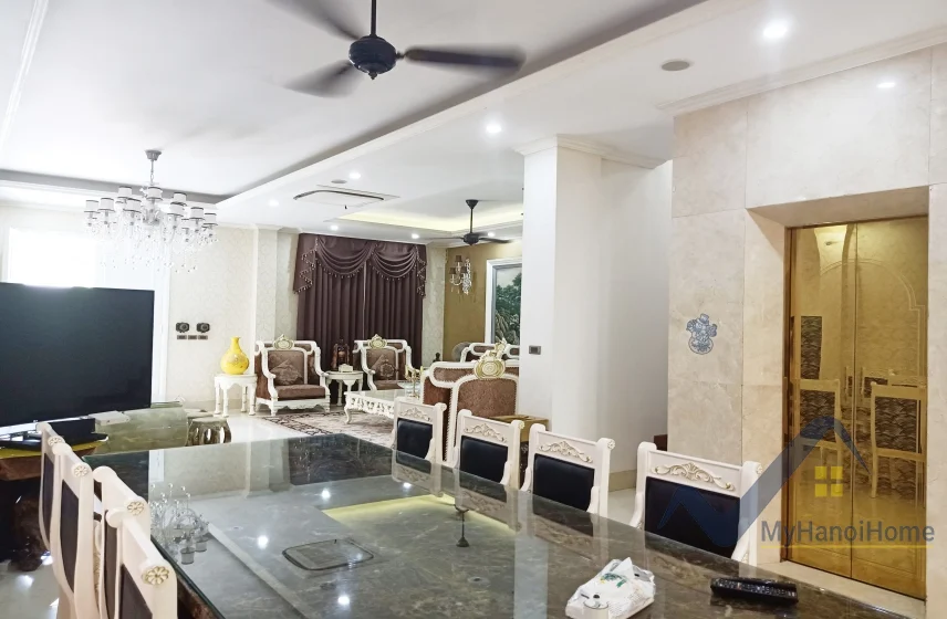 Xem ảnh 14: Ảnh 14: Biệt thự tân cổ điển Vinhomes Riverside cho thuê đơn lập