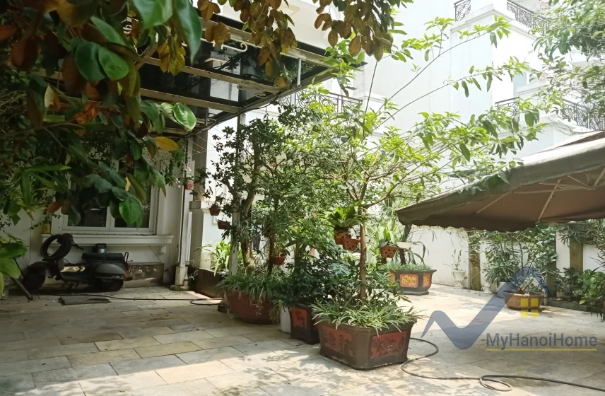 Xem ảnh 19: Ảnh 19: Biệt thự tân cổ điển Vinhomes Riverside cho thuê đơn lập